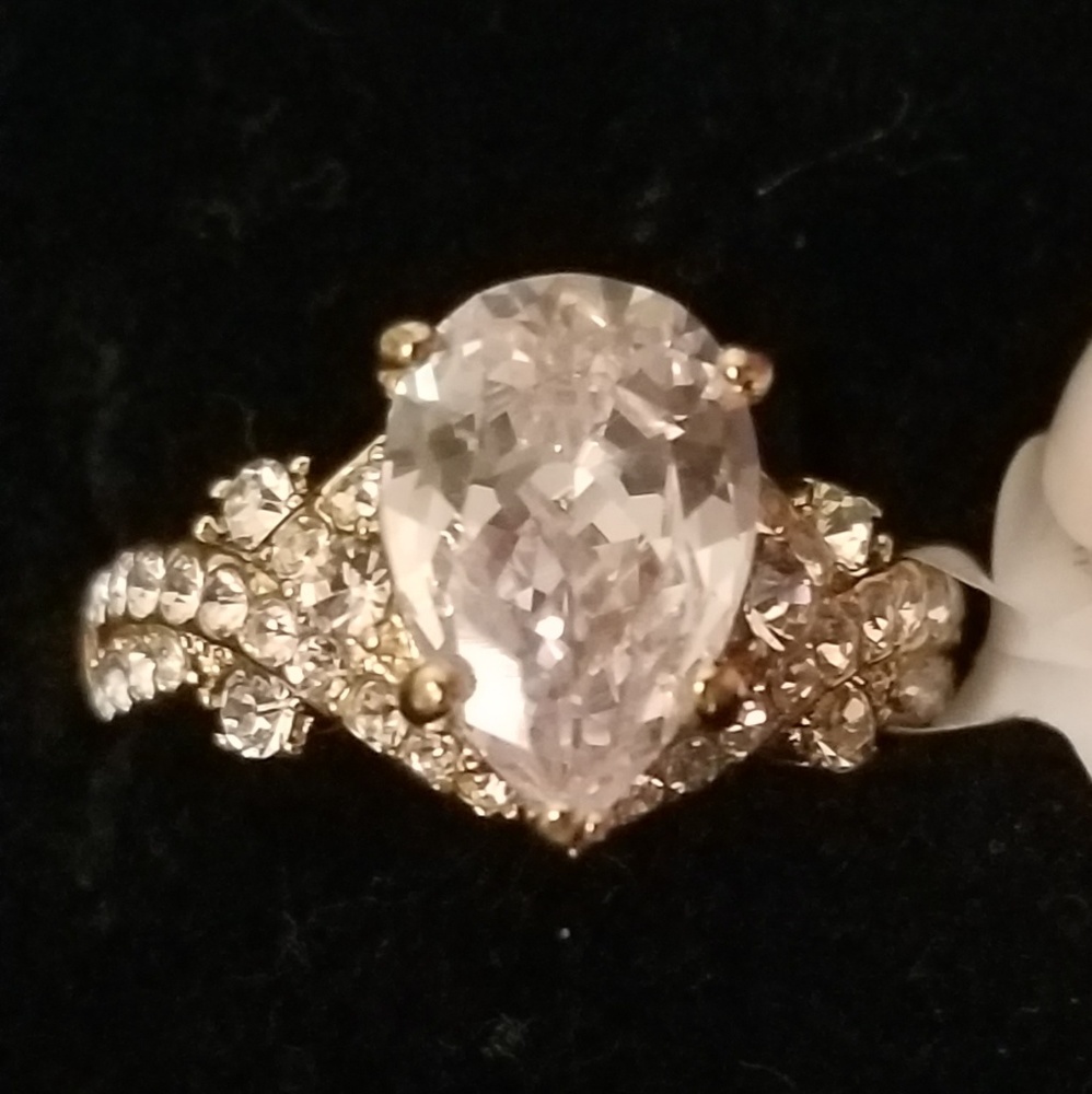 Pretty Gold CZ Tear Drop Ring Size 7 Great Gift